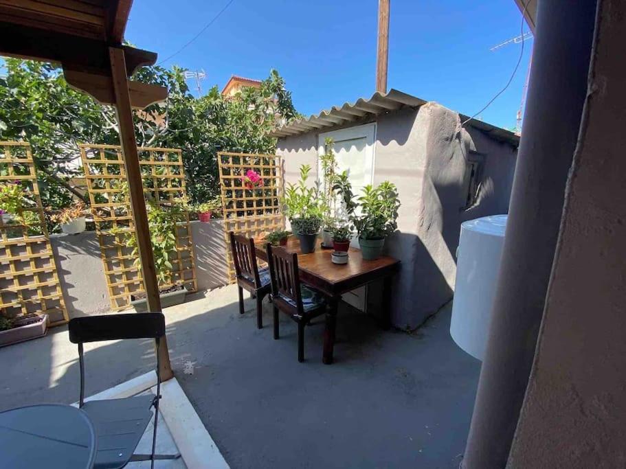 New! Flower Patio House 2 Bdr - Bbq - Wash Machine Lávrion Exteriér fotografie