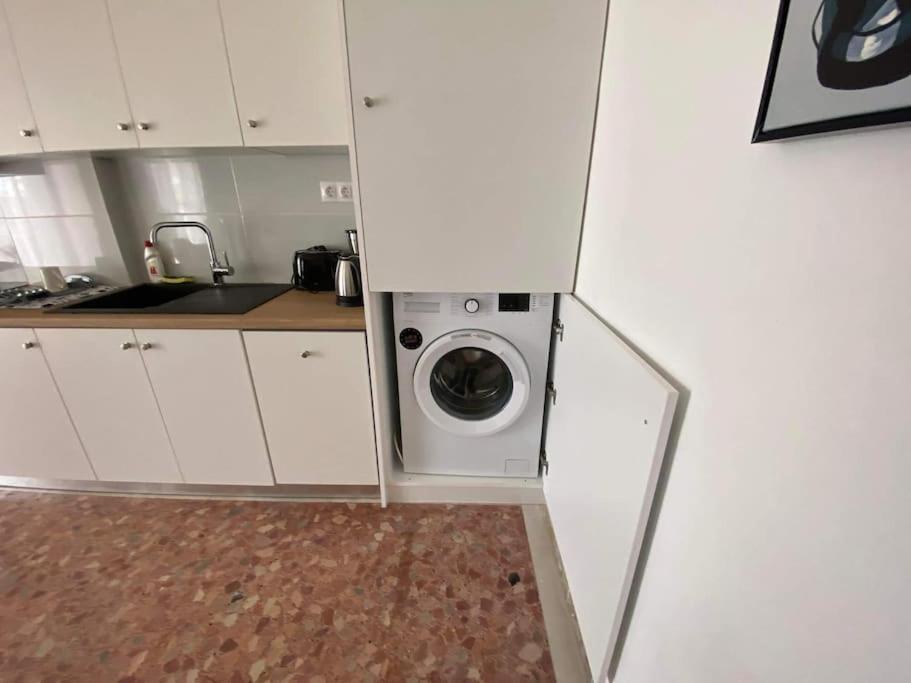 New! Flower Patio House 2 Bdr - Bbq - Wash Machine Lávrion Exteriér fotografie